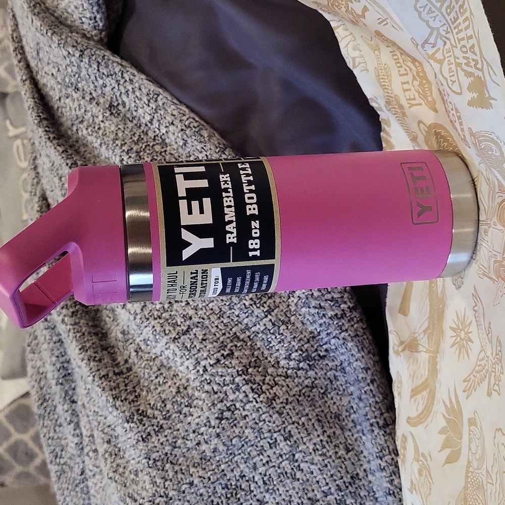 Yeti rambler quad  limited edition 18 oz 3 straws warranty bag tagged dust cover